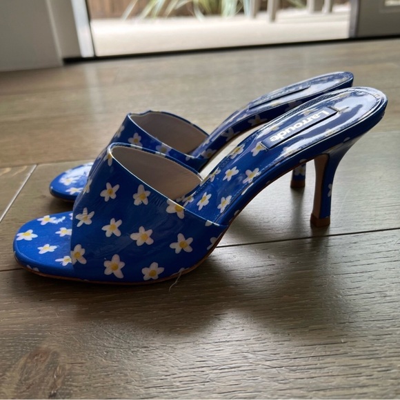 Larroude “The Colette Mule” Slide Stiletto in Blue Floral Daisy Patent Leather - Picture 4 of 6